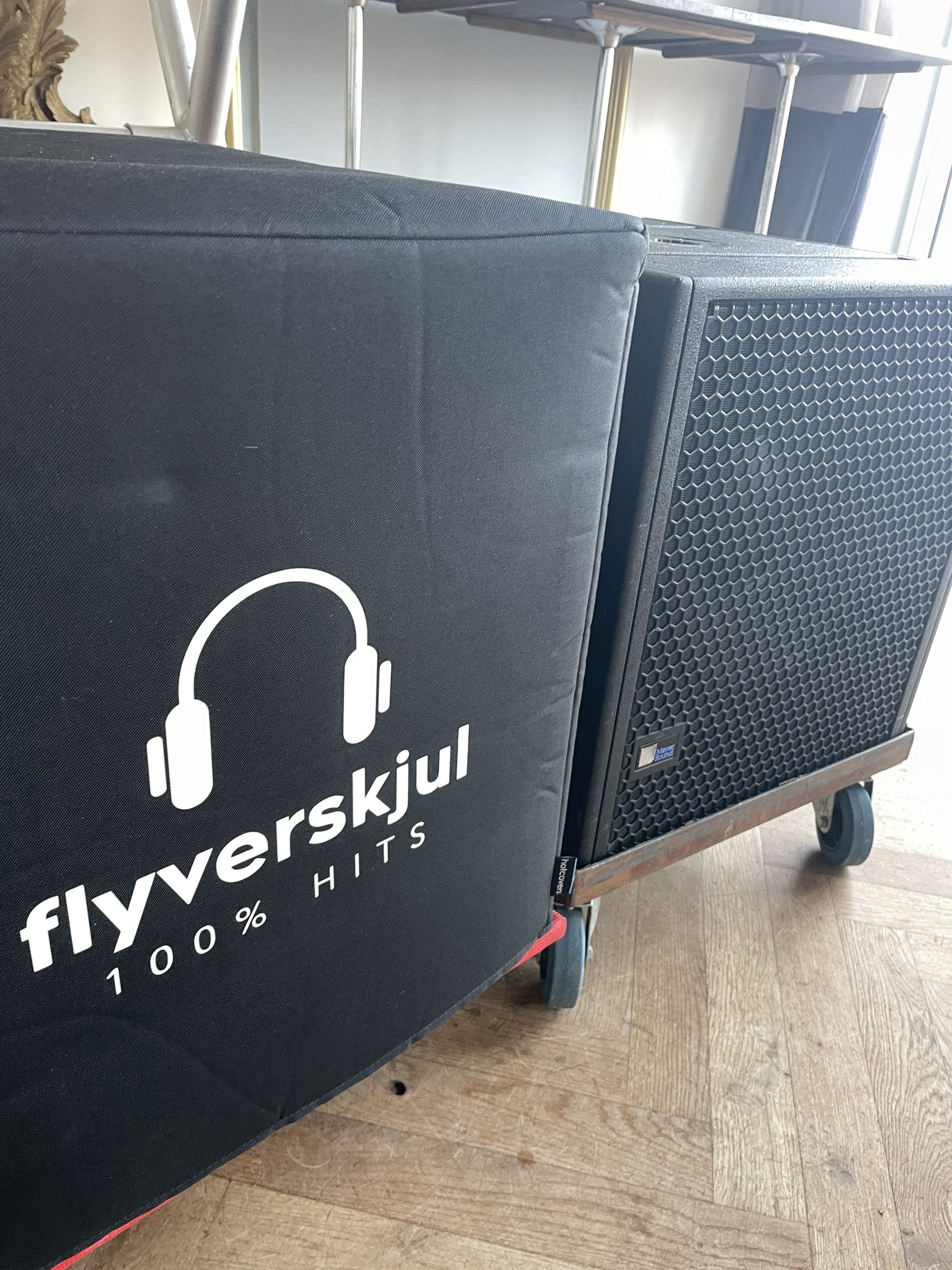 Dj til firmafest med Meyer Sound lydanlæg