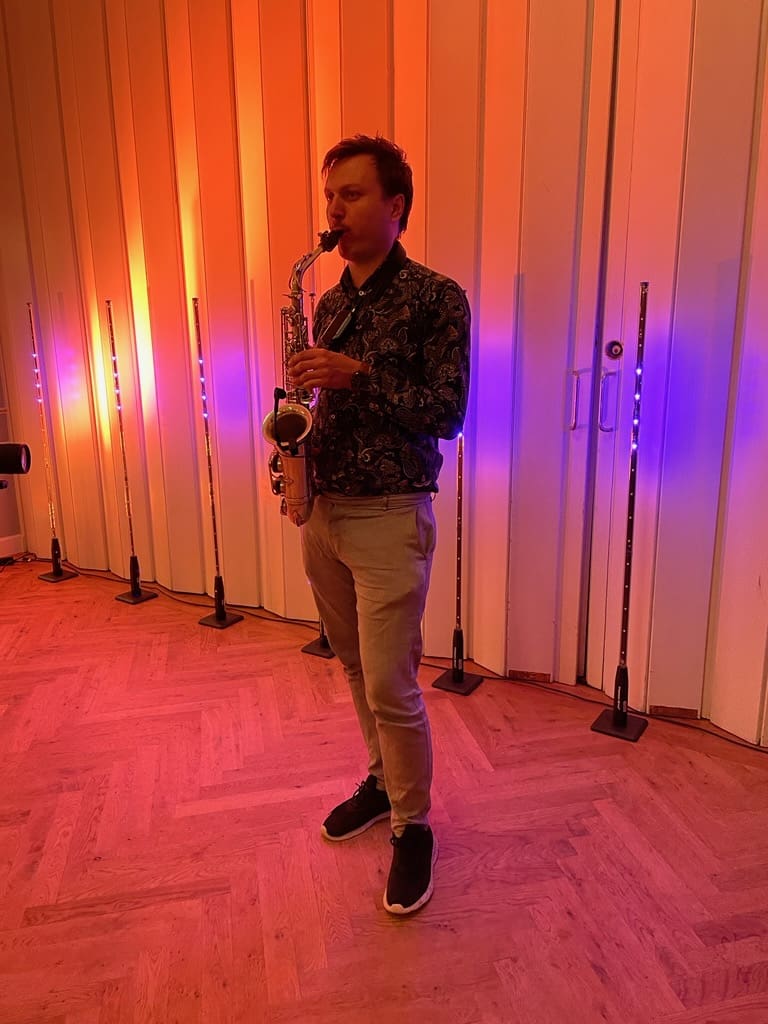 Dj med sax på Højstrupgaard
